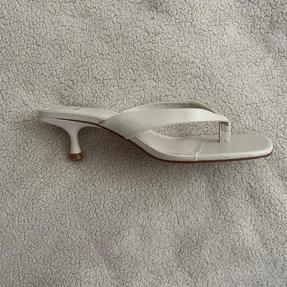 Mango Square Toe Thong Sandal Kitten Heels - Picture 2 of 8